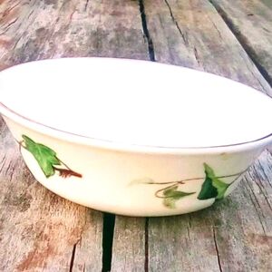 Vintage Heirloom Ivy Fine Bone China Sugar Bowl - Made In England - Gold Trim